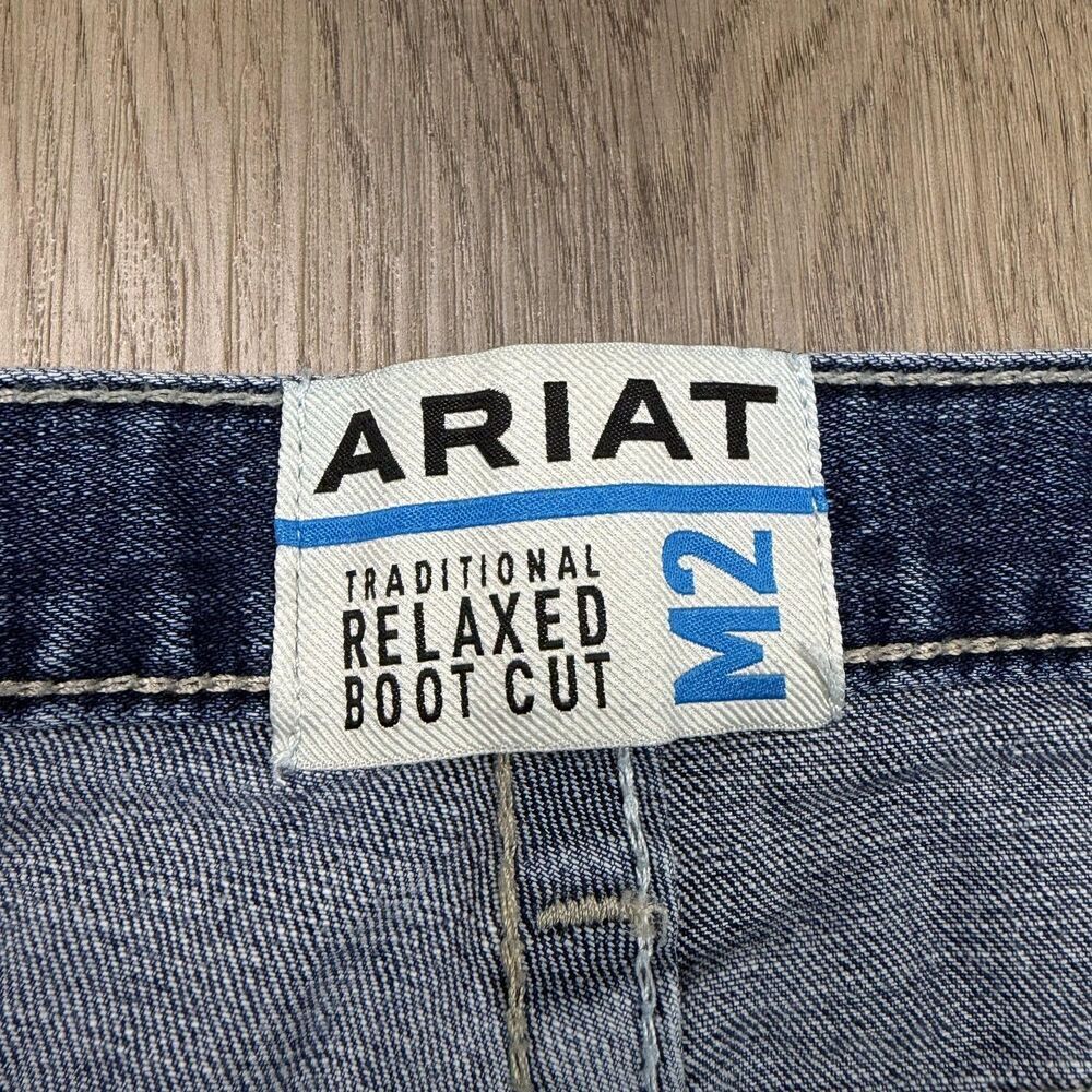 Ariat M2 Jeans Mens 38x31 Blue Relaxed Boot Cut Denim Western Cowboy Casual - Picture 4 of 12